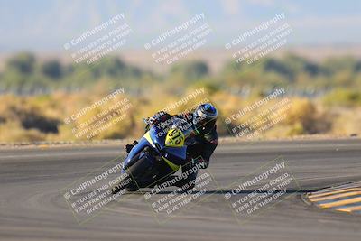 media/Nov-19-2023-CVMA (Sun) [[1f3d1b7ccb]]/Race 17 Amateur Supersport Middleweight/